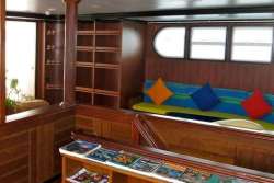 Horizon III Liveaboard - Maldives. Seating area.